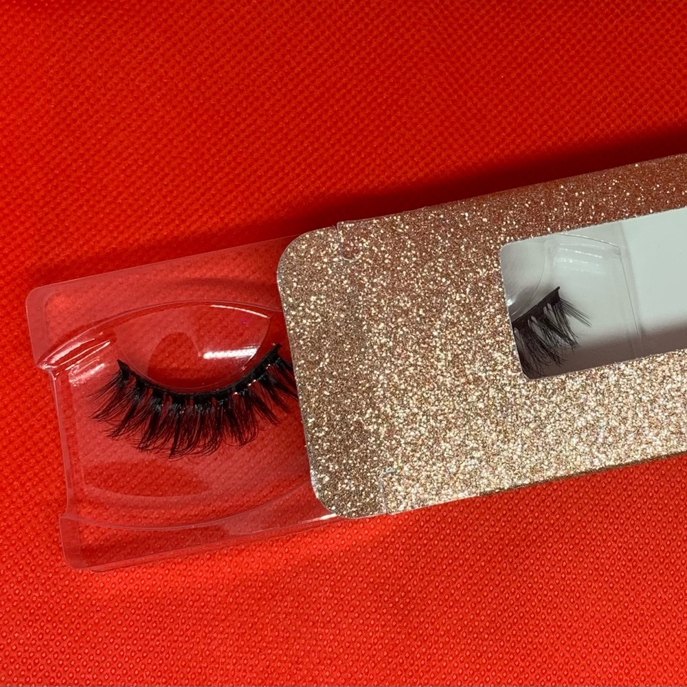 Strip lashes